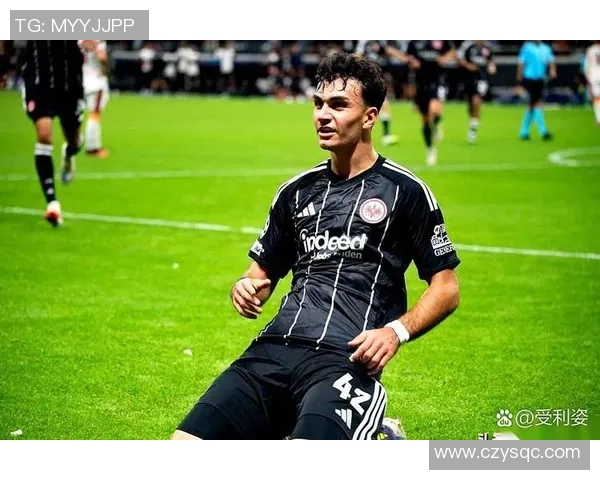 各大足球球星私下生活照大公开 展现真实个性与不为人知的一面