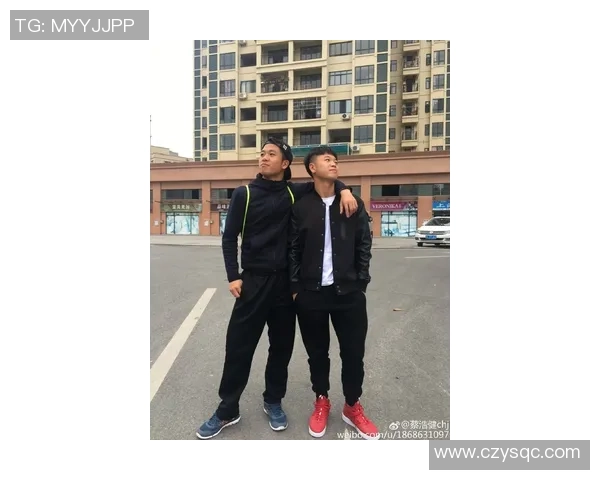 左脚足球球星转会动态分析:从昔日辉煌到新征程的挑战与机遇 左脚足球球星转会动态分析:从昔日辉煌到新征程的挑战与机遇